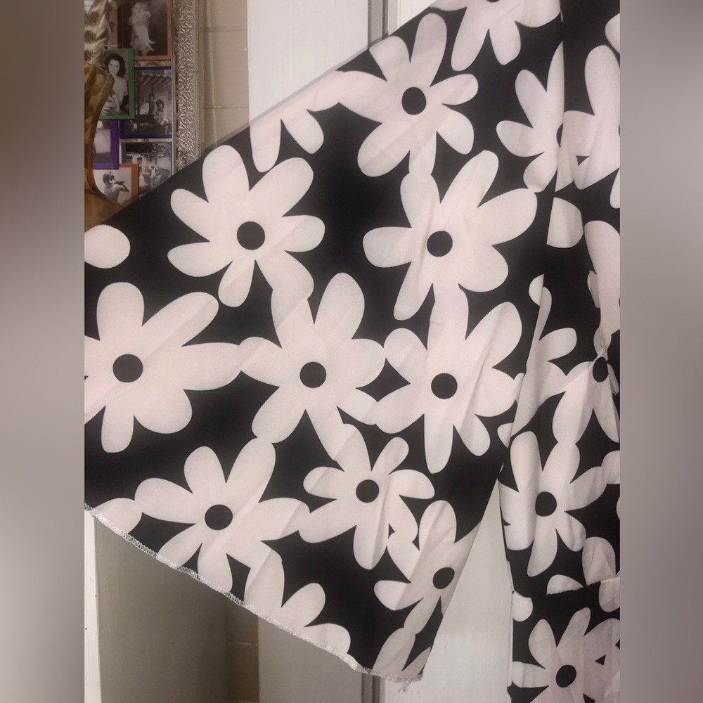 Vintage Daisy Flower Dress - Picture 3 of 7